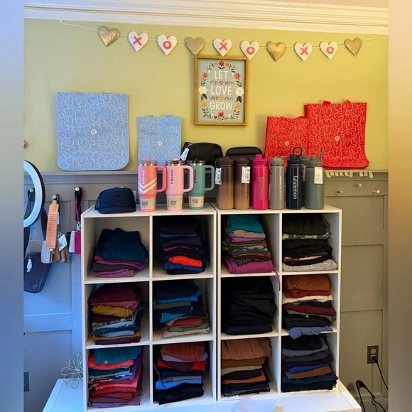 🖤 Lululine AK LIVE 🛍 All Lululemon ✨ Free Shipping + Giveaways! 🎁 - Picture 9 of 9